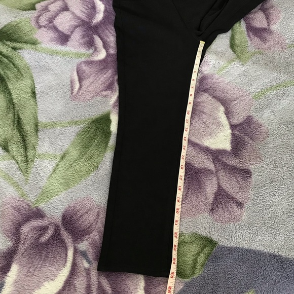 Uniqlo Women’s Ultra Stretch Legging Pants - Picture 11 of 12